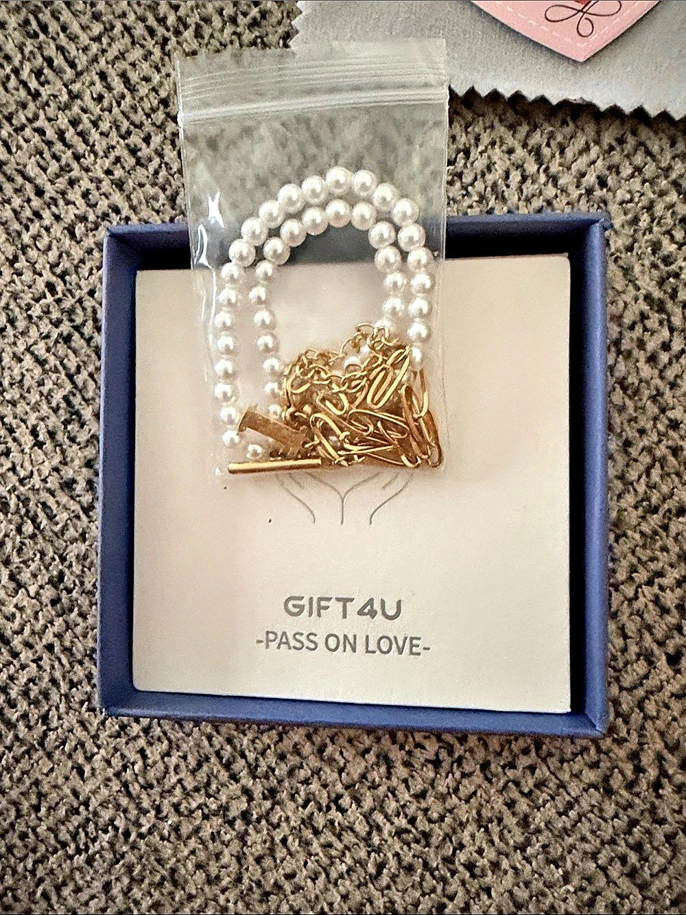 GIFT4U Pearl Pendant Necklace in White & Gold NWT